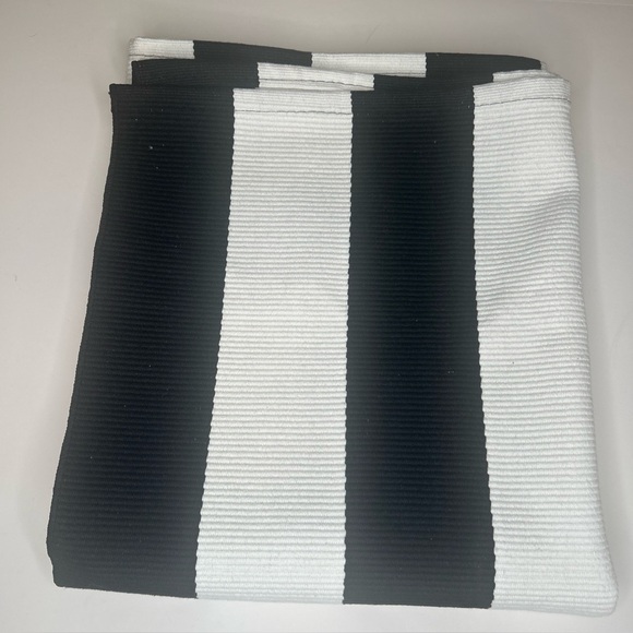 Kozyfly Black & White Striped Area Rig 3x5 ,Front Door Rug Hand Woven Washable - Picture 12 of 12